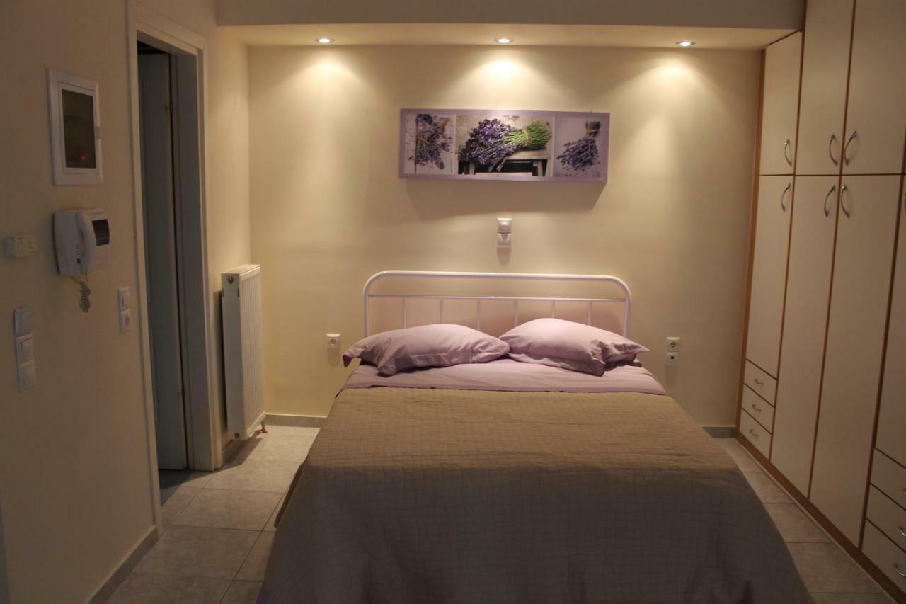 Cozy Studio Apartment In Pireus מראה חיצוני תמונה